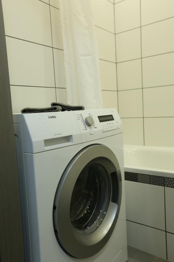 Comfy 2 Room Apartment - Free Parking - 350Mbps Wifi - Netflix Kaunas Buitenkant foto